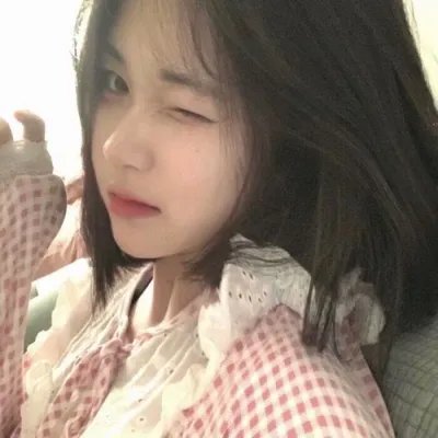这名男子，捡到了人鱼。